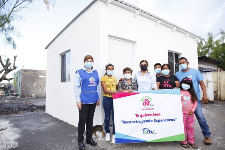 Entrega Gobierno del Estado y DIF Tamaulipas apoyos de Reconstruyendo Esperanzas