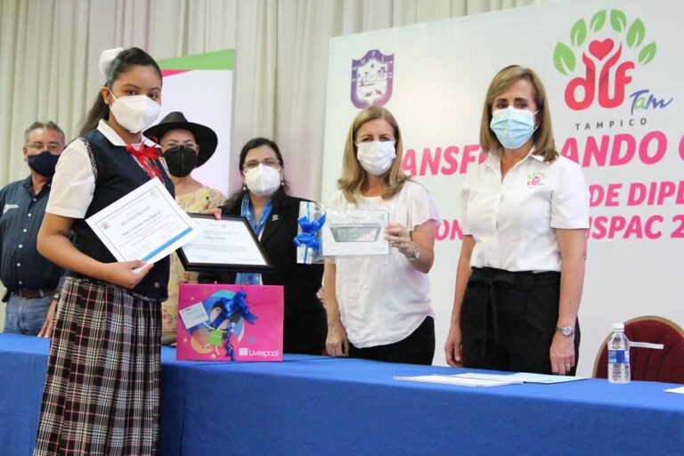 Entrega Aída Féres de Nader Reconocimientos a Ganadores del Concurso ANSPAC Jóvenes