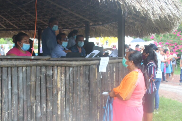 Realizaron diversos trámites a ciudadanos de Tantoyuca