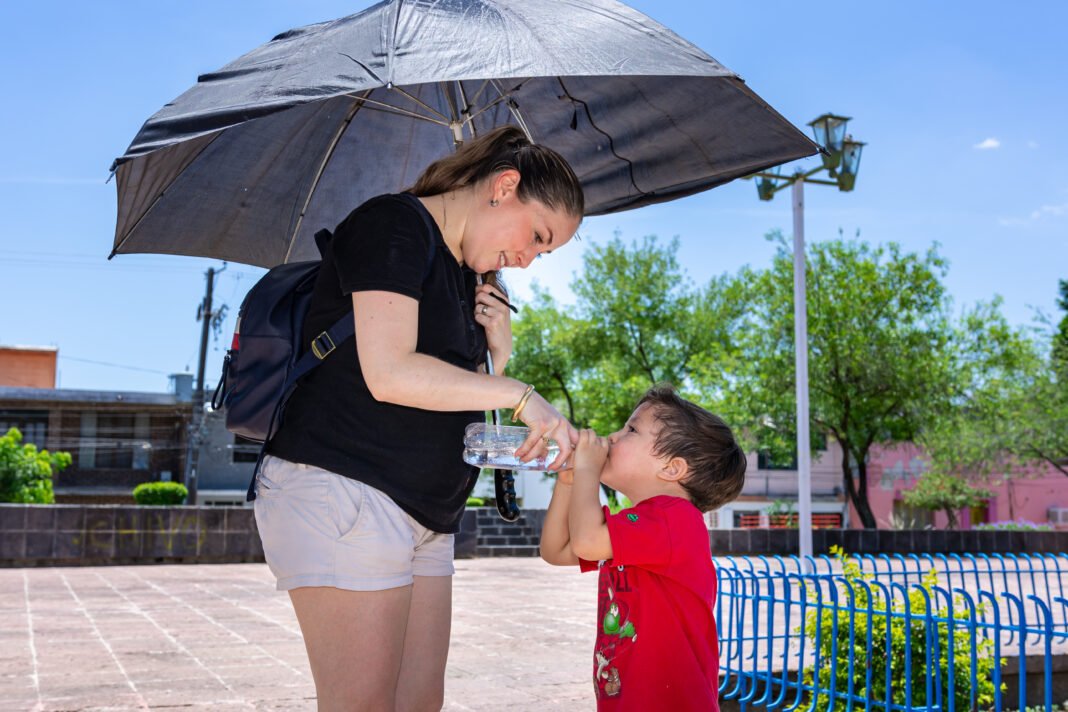 Alerta Salud por ola de calor extrema, pide proteger a niños y adultos mayores