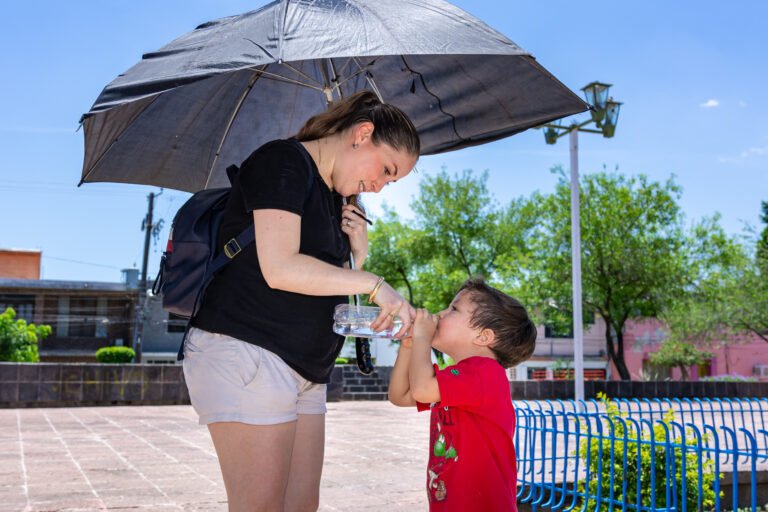 Alerta Salud por ola de calor extrema, pide proteger a niños y adultos mayores