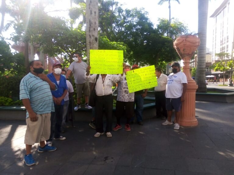 Siguen protestas de pescadores contra subdelegada de Programas federales