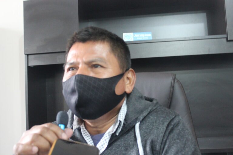 Tarda CAEV en reparar las fugas de agua