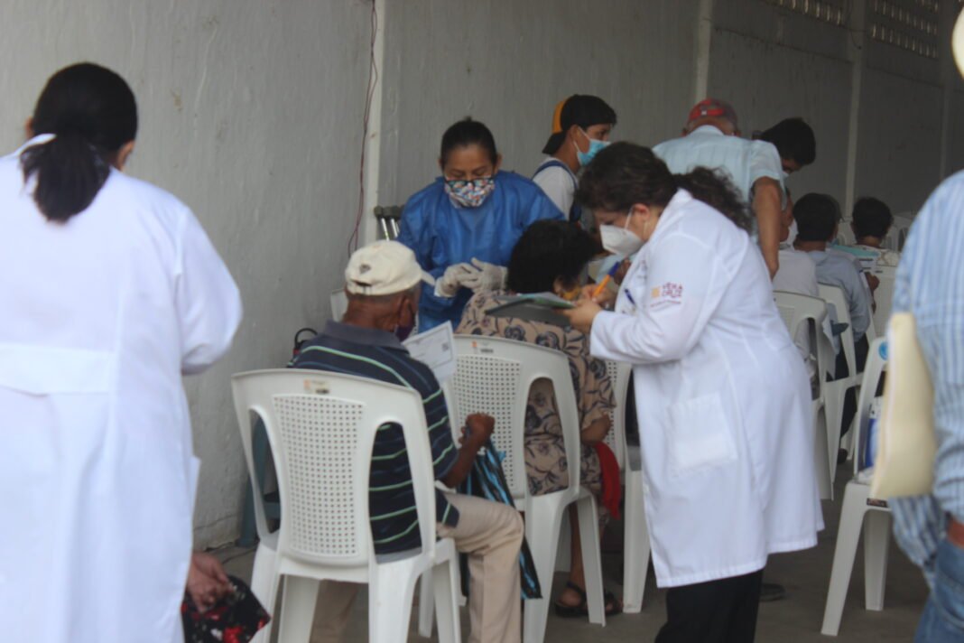 En Tantoyuca recibirán adultos de 50 a 59 años segunda dosis de vacuna contra covid