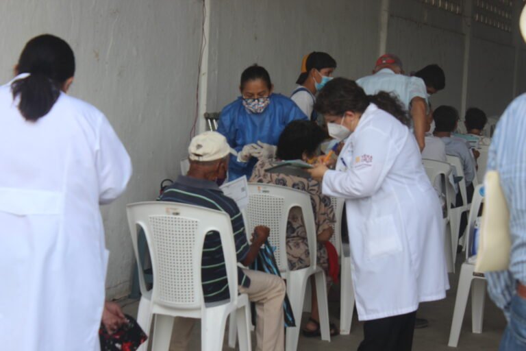 En Tantoyuca recibirán adultos de 50 a 59 años segunda dosis de vacuna contra covid