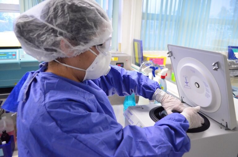 Pandemia de COVID-19 suma 256 contagios, piden autoridades evitar salidas innecesarias