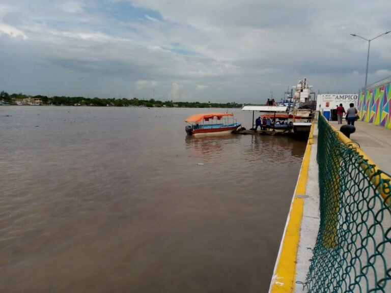 Cruzan a diario 3 mil en lanchas, de Congregación Anáhuac a Tampico