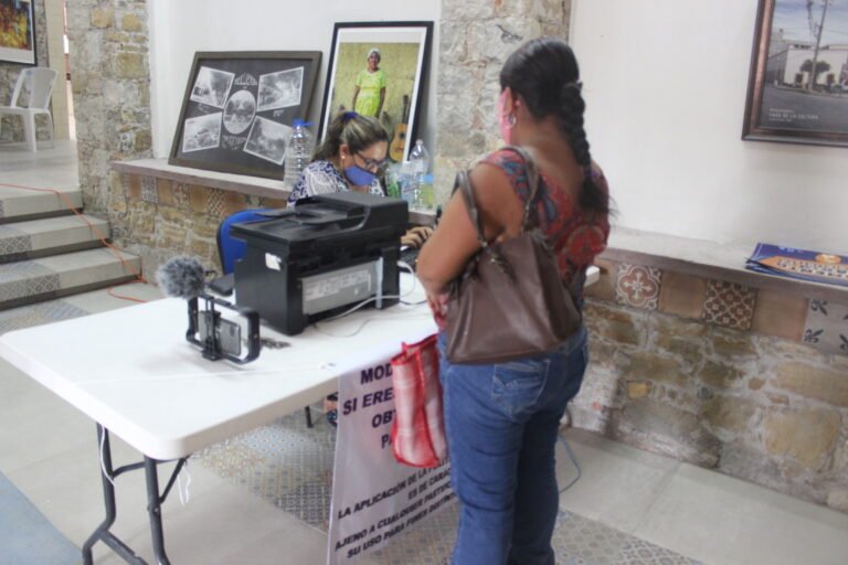 Apoyan con el registro para la vacuna