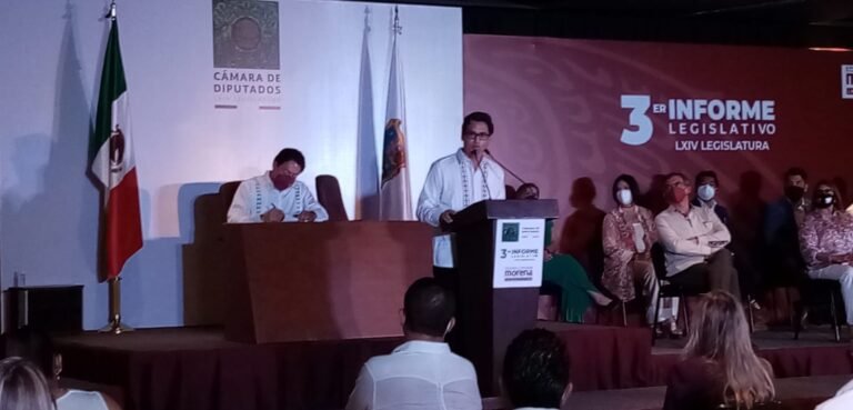 Diputado federal selecciona medios en su informe de “labores”