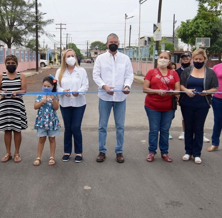 Inaugura Alma Laura Amparán pavimentaciones a base de concreto asfáltico