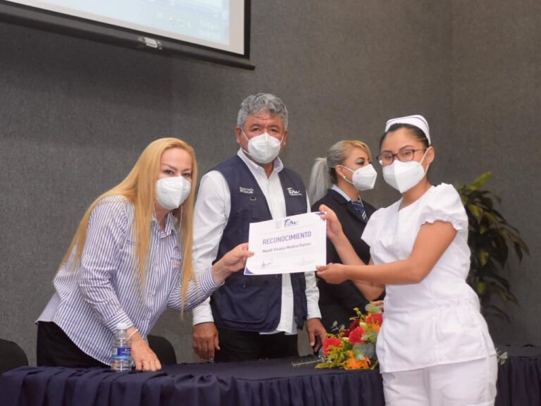 Reconoce Alma Laura Amparán a personal médico del hospital Dr. Rodolfo Torre Cantú