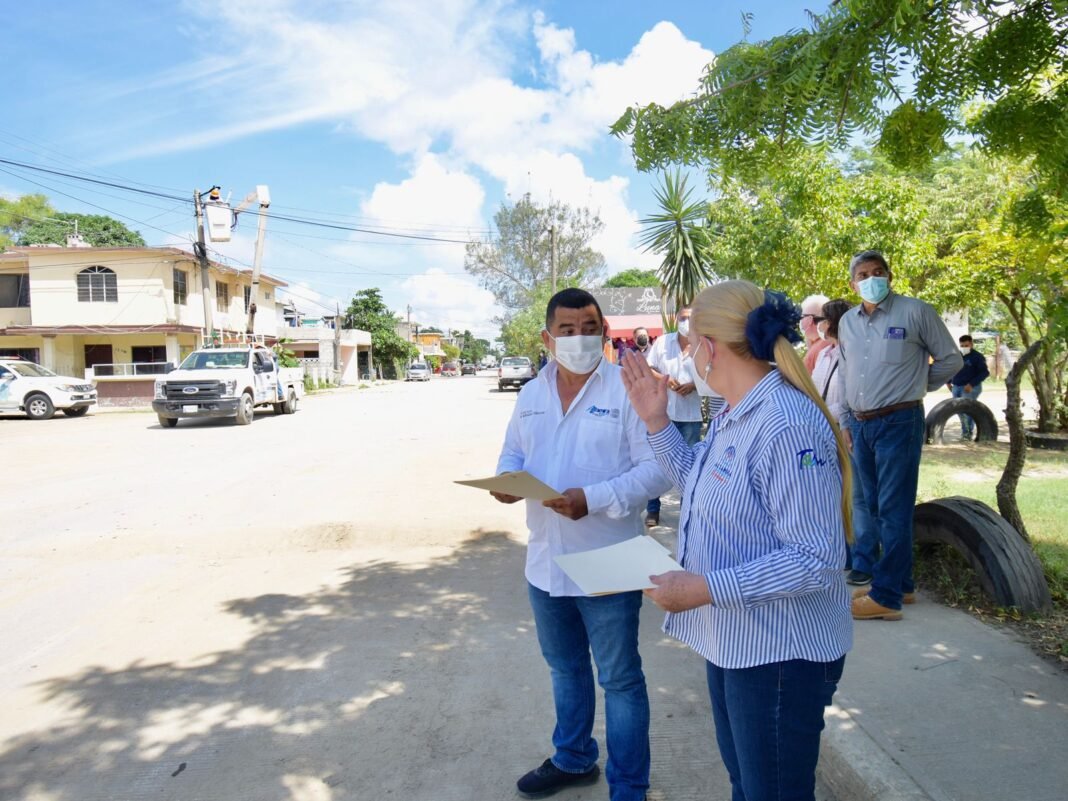 Gobierno de Alma Laura Amparán moderniza alumbrado público en sector José María Morelos