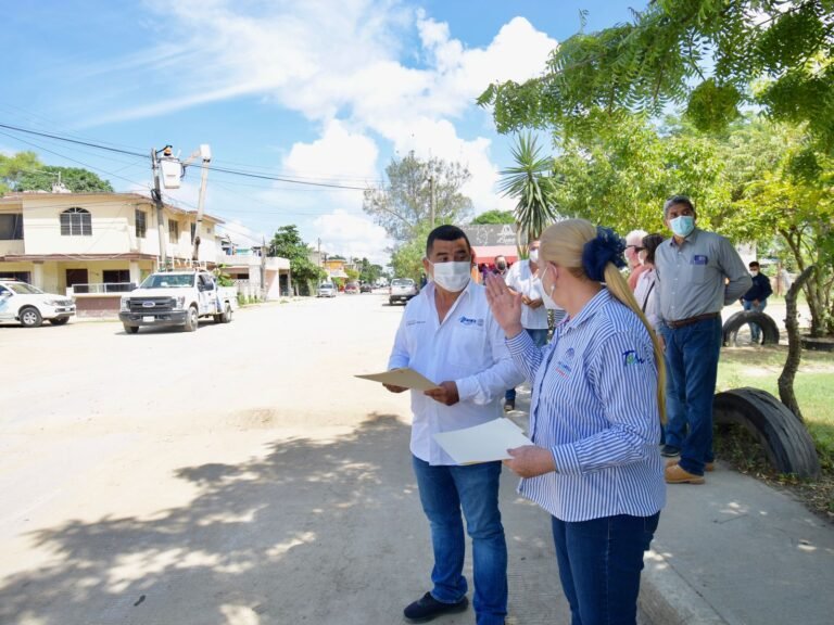 Gobierno de Alma Laura Amparán moderniza alumbrado público en sector José María Morelos
