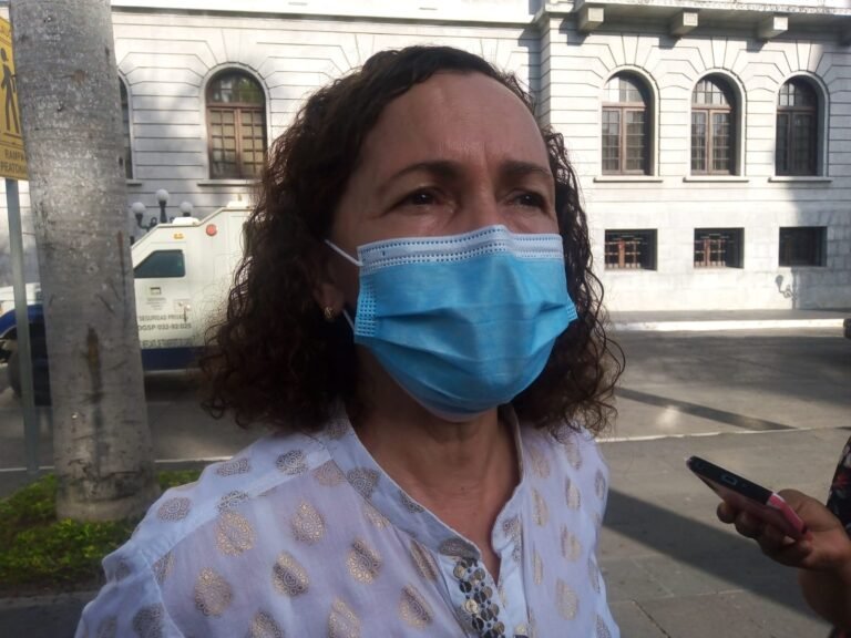 Dejan de trabajar mil en los mercados rodantes