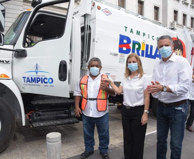 Entrega Chucho Nader Tres Modernos Camiones Recolectores de Basura