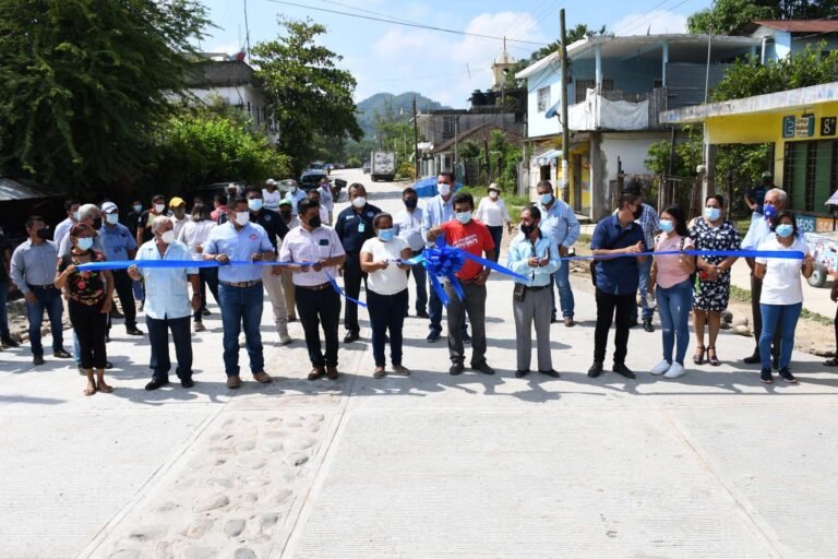 Benefician con pavimentación de calle en San Sebastián
