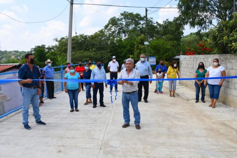 Entregan obra autoridades municipales en la Pamesina