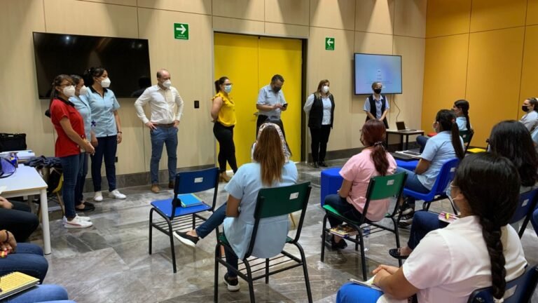 Personal de CATAM del DIF Tamaulipas, reciben curso de capacitación por especialistas del Centro de Autismo Teletón.