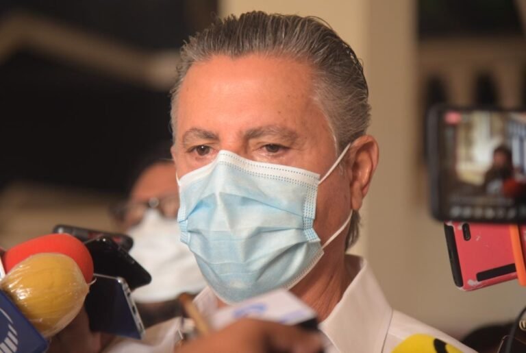 Se suma Chucho a petición de reparar Puente Tampico