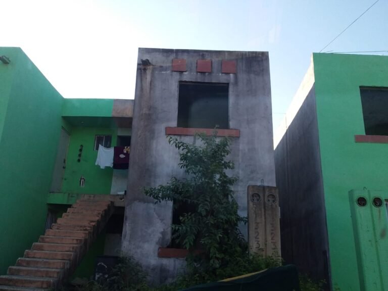 En las Adelitas les roban hasta las protecciones de las casas