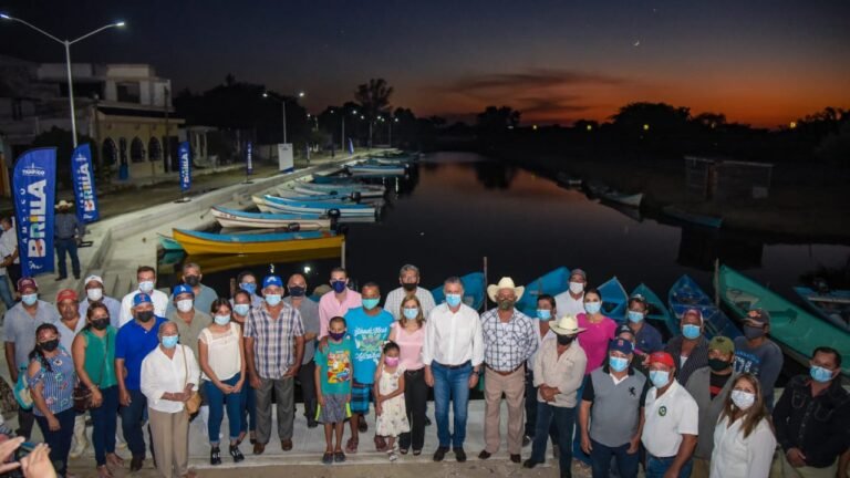 Entrega Chucho Nader Construcción de Muelle en Tancol