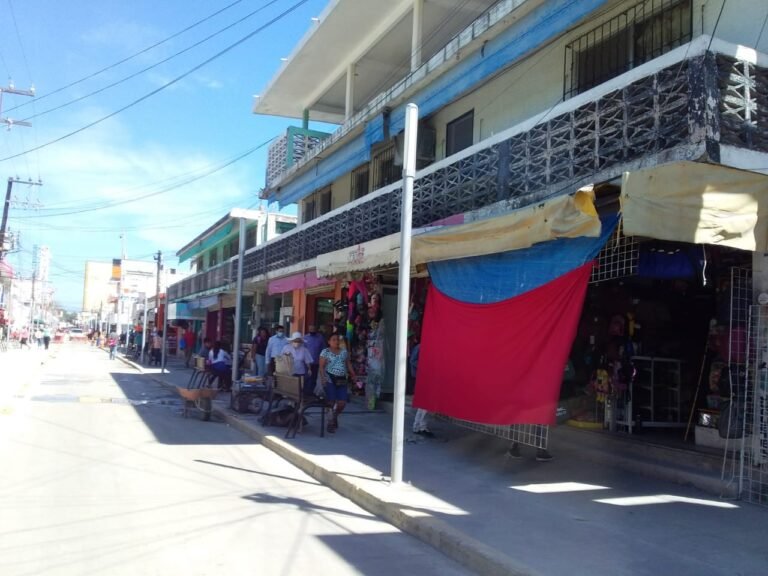 SEMAFORO VERDE MOTIVA A COMERCIANTES A NO BAJAR LA GUARDIA
