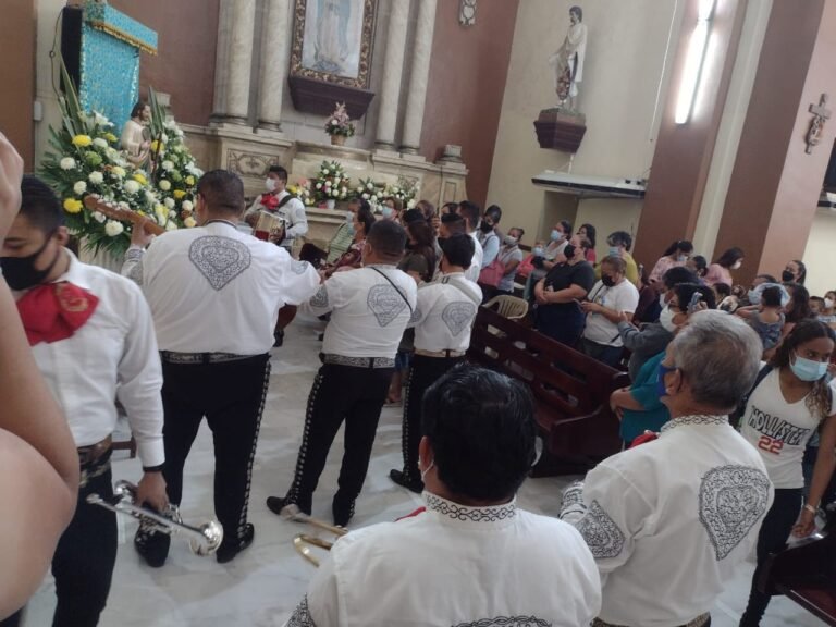 Llenos de fé celebran a San Judas Tadeo