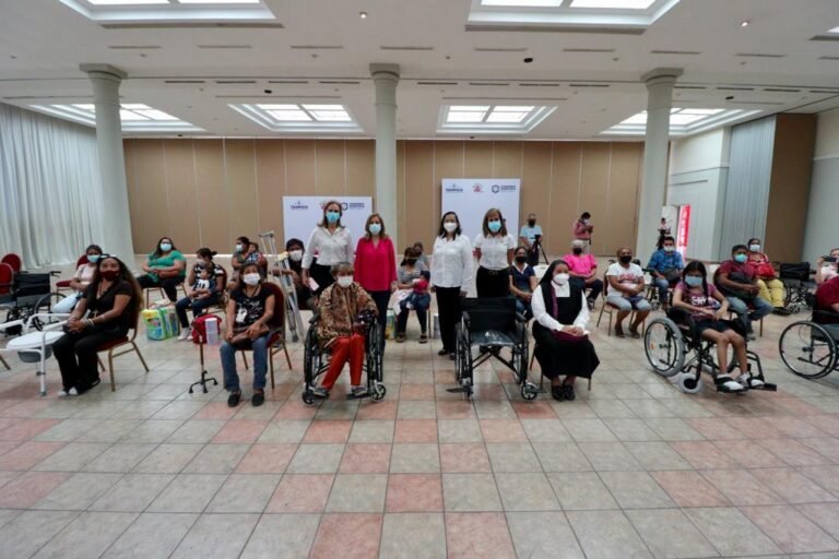 Encabeza Aída Féres de Nader Nueva Entrega de Aparatos Funcionales en Tampico