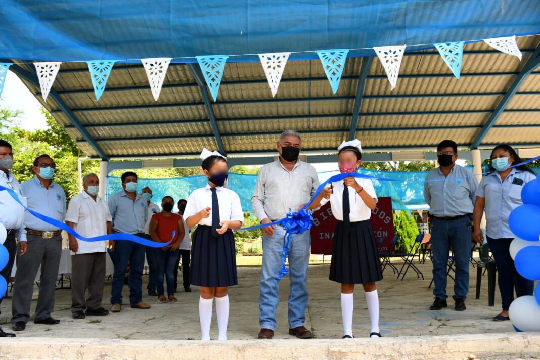 Benefician a alumnos de escuela primaria en Ixcanelco