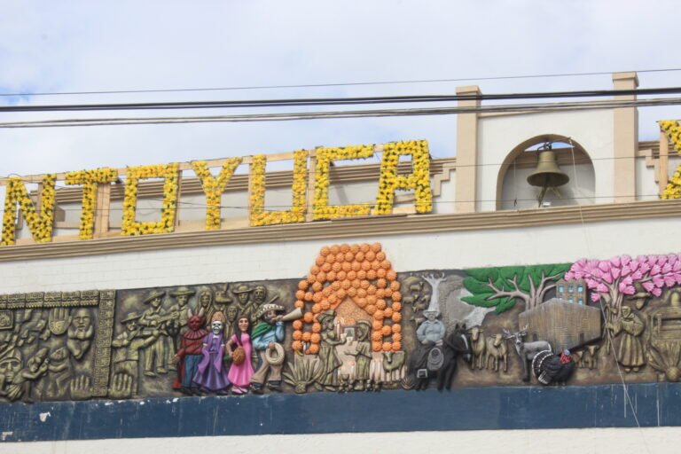 Representan en un mural la historia y presente de Tantoyuca