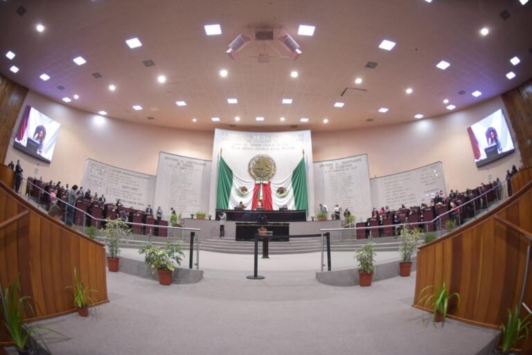 Aprueban integración de las 40 comisiones permanentes