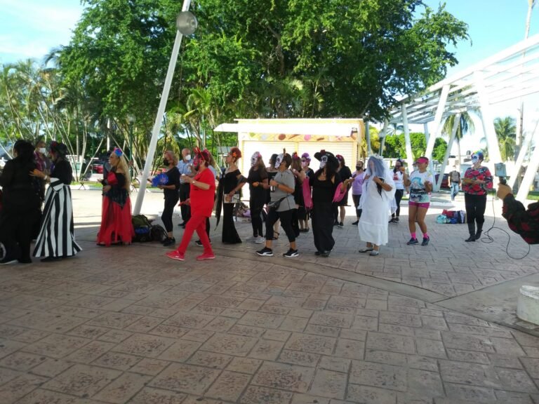Mujeres de GAM Pilares de la Saludpromueven las tradiciones mexicanas
