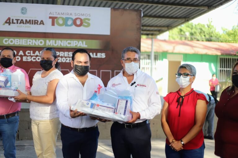 ENTREGA GOBIERNO DE ALTAMIRA KITS SANITIZANTES A ESCUELAS PRESENCIALES