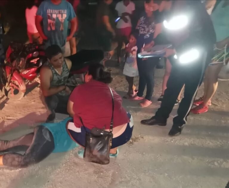 Hombre arrolla a su esposa con tráiler, le pasa las llantas encima