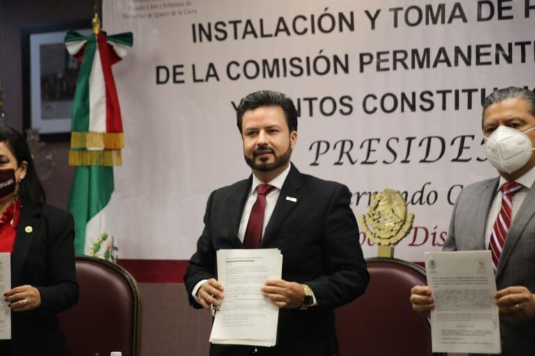 CONMINA FERNANDO CERVANTES A ALCALDES A CUMPLIR SUS OBLIGACIONES