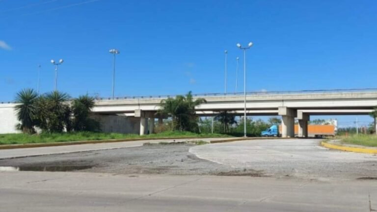 Rehabilitación del puente roto se declara «desierto»