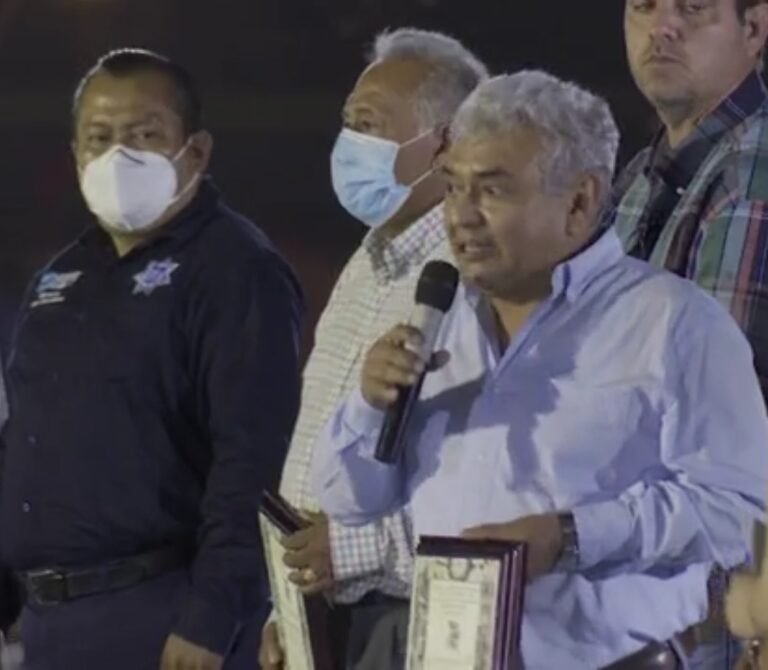 Por apoyar y promover la cultura entregan reconocimiento al alcalde de Tantoyuca