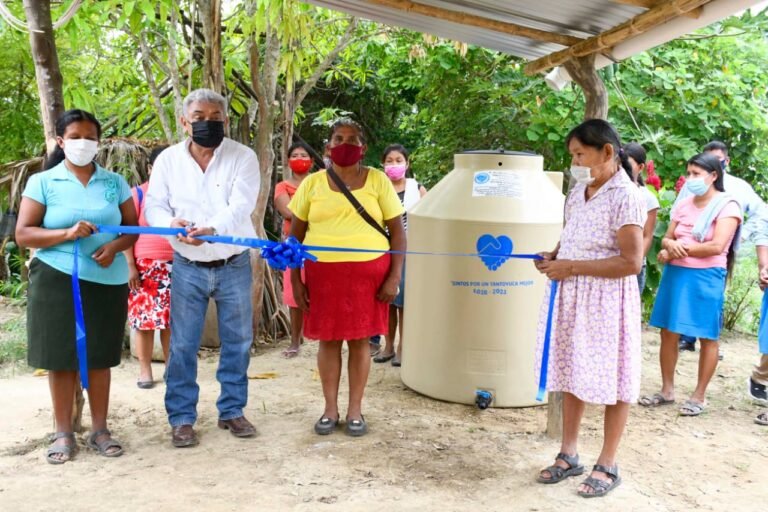 Sigue AGA entregando apoyos a la ciudadanía