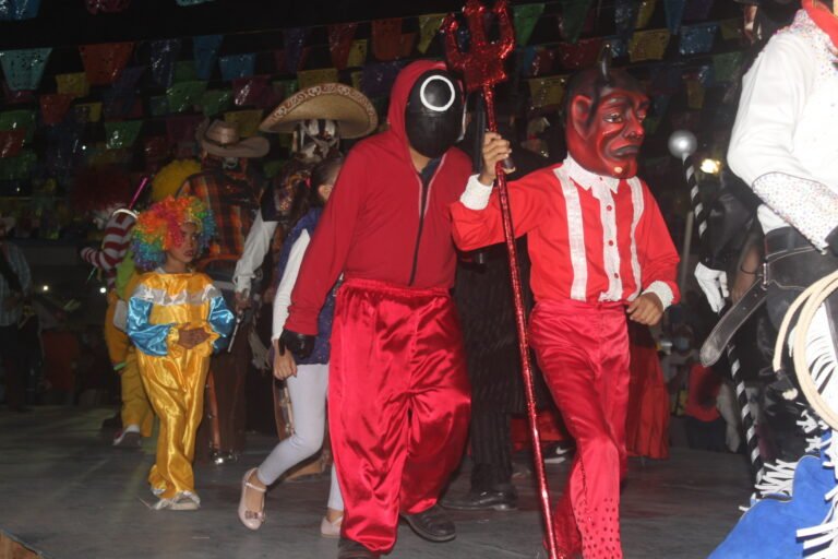 Se vuelven a presentar cuadrillas en la tarima