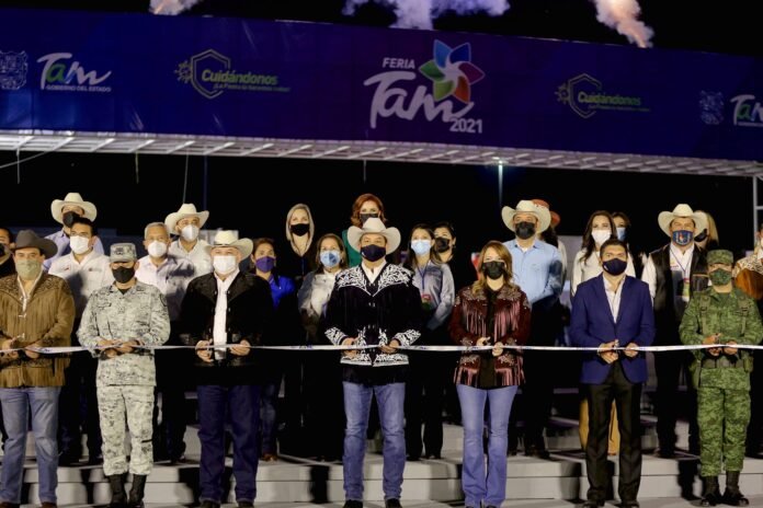 TAM-172-2021.-Inaugura-Gobernador-Cabeza-de-Vaca-la-Feria-Regional-de-Victoria-4