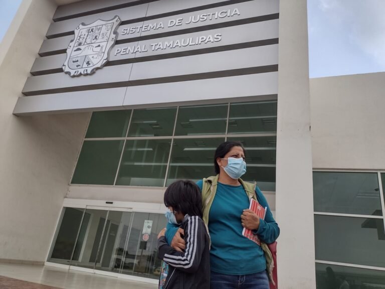 Inhumanos funcionarios de PGJE dejan sin  medicamento a menor de edad