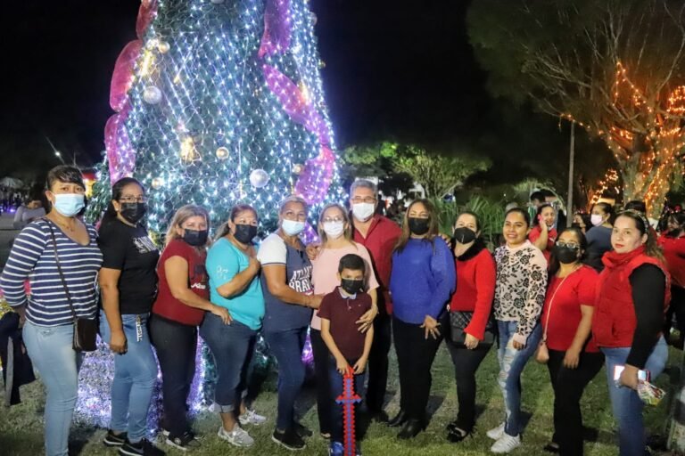LLEVA GOBIERNO DE ALTAMIRA LA ALEGRÍA DE LA NAVIDAD AL SECTOR VILLA CUAUHTÉMOC