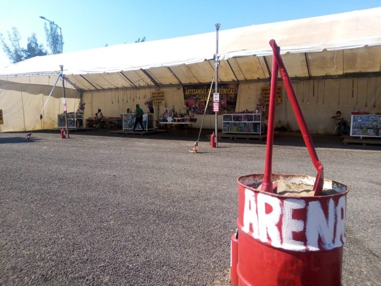 Reportan buena venta en puestos de pirotecnia