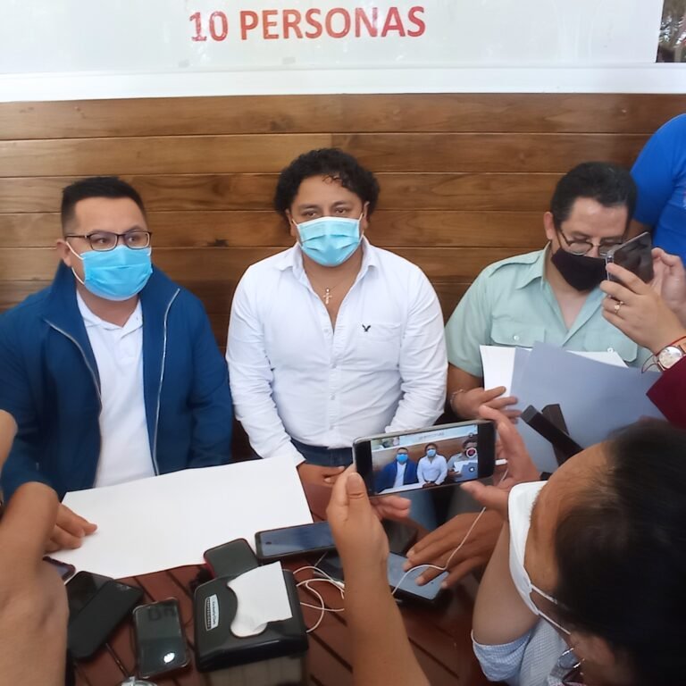 Alcaldes salientes de Rafael Lucio, Xico, Teocelo y Tlalnelhuayocan «vacían» oficinas municipales