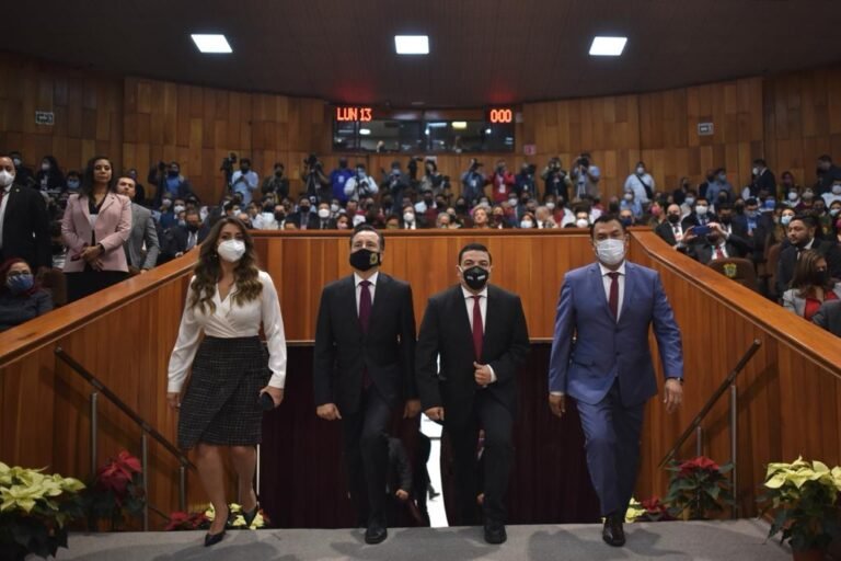 Recibe Congreso del Estado comparecencia del gobernador Cuitláhuac García Jiménez