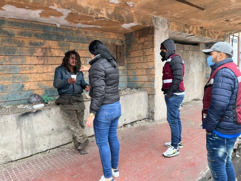 Indigentes han agredido a personal de Protección Civil al querer los llevar a un refugio temporal