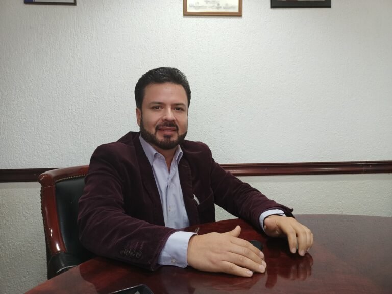 REVISARÁN DIPUTADOS DELITO DE ULTRAJES A LA AUTORIDAD