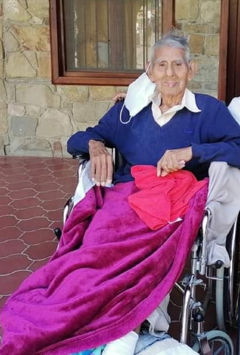 Dan el último adiós al padre Juanito