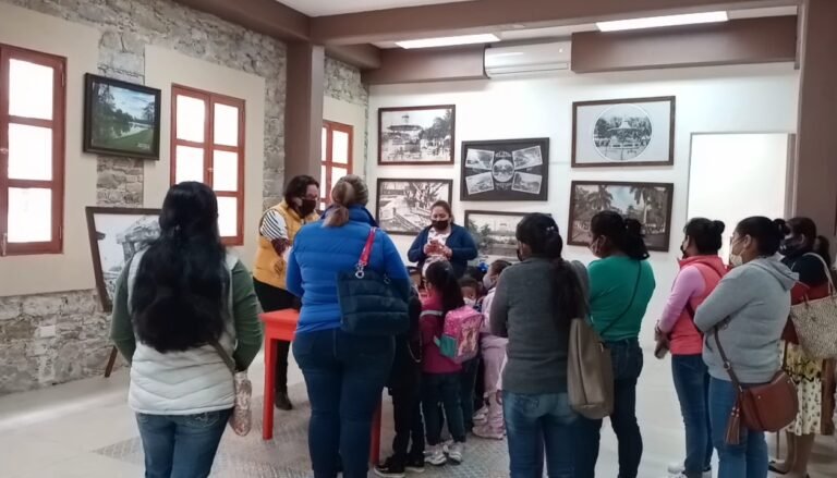 Realizan visitas guiadas en la Casa de Cultura de Tantoyuca
