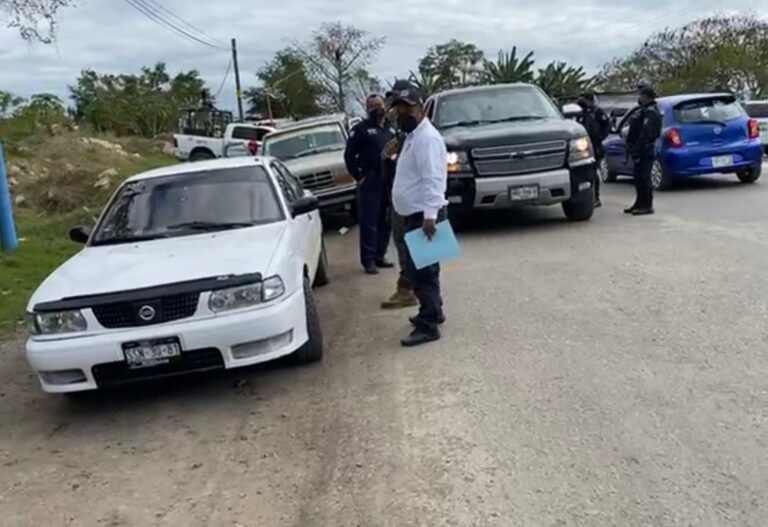 Tránsito Municipal de Tantoyuca retira el polarizado de las unidades